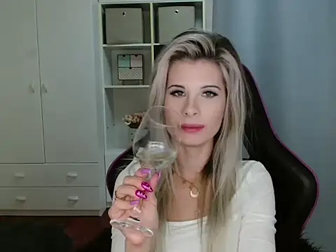 KristineGlow online show from 11-06-25, 07:26