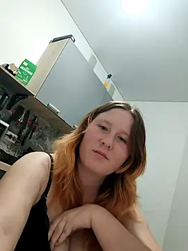 Snapshot of MiaKissy chatting on 09-13-25, 05:13 MiaKissy online show from 09-13-25, 05:13