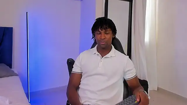 Snapshot of tau_montes chatting on 01-16-26, 12:53 tau montes online show from 01-16-26, 12:53