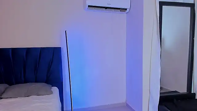 Snapshot of tau_montes chatting on 01-18-26, 01:53 tau montes online show from 01-18-26, 01:53