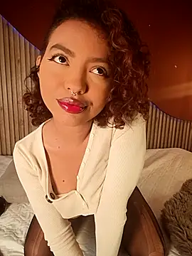 Snapshot of Nina_Kinky chatting on 11-08-25, 01:00 Nina Kinky online show from 11-08-25, 01:00