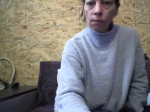 Snapshot of Milana38 chatting on 10-13-25, 06:57 Milana38 online show from 10-13-25, 06:57