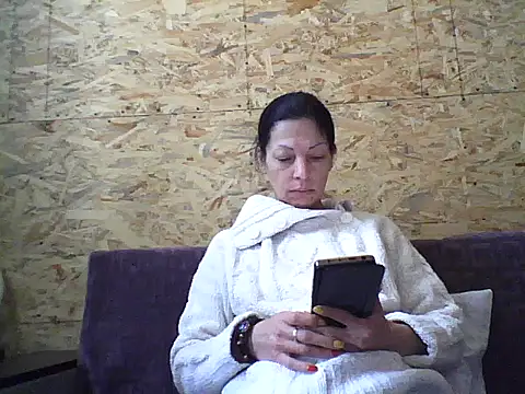 Snapshot of Milana38 chatting on 10-14-25, 09:32 Milana38 online show from 10-14-25, 09:32