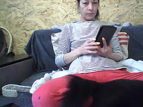 Snapshot of Milana38 chatting on 10-16-25, 06:58 Milana38 online show from 10-16-25, 06:58