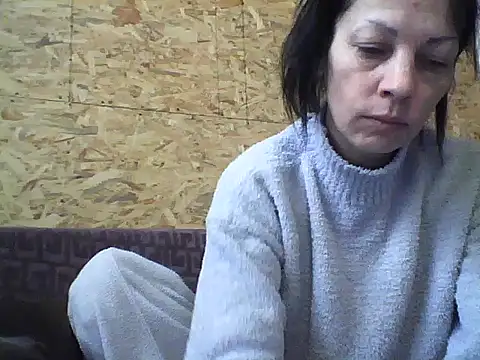 Snapshot of Milana38 chatting on 10-19-25, 11:11 Milana38 online show from 10-19-25, 11:11