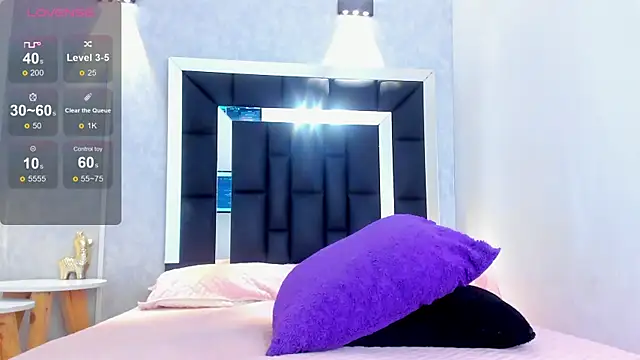 Snapshot of elian_7 chatting on 12-17-25, 12:33 elian 7 online show from 12-17-25, 12:33