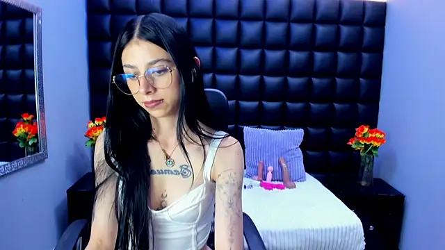 Snapshot of Dulce_Miaa_ chatting on 06-01-26, 06:09 Dulce Miaa online show from 06-01-26, 06:09