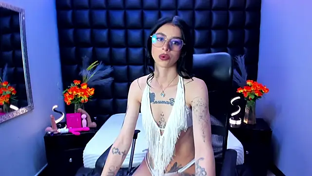 Dulce Miaa  online show from 06-17-26, 06:09