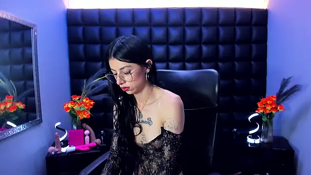 Dulce Miaa  online show from 06-19-26, 06:34
