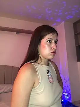 BrunnetAri  online show from 10-11-25, 02:37