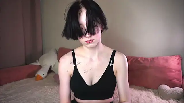 JuanaFriesz online show from 04-29-26, 09:13