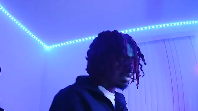 Snapshot of risktakinndolo chatting on 09-25-25, 02:26 risktakinndolo online show from 09-25-25, 02:26