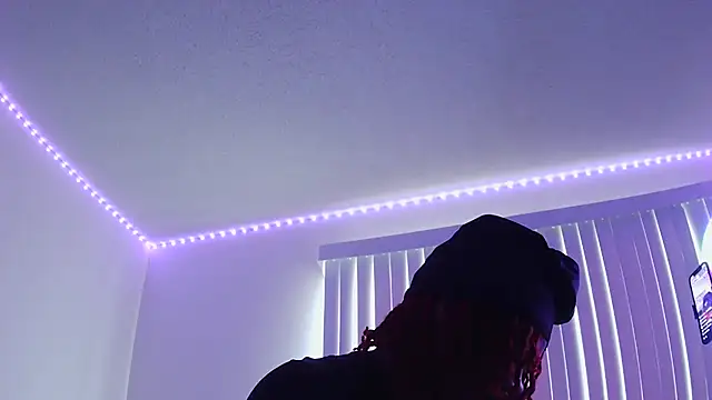 Snapshot of risktakinndolo chatting on 09-25-25, 05:27 risktakinndolo online show from 09-25-25, 05:27