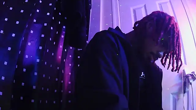 Snapshot of risktakinndolo chatting on 10-02-25, 07:43 risktakinndolo online show from 10-02-25, 07:43