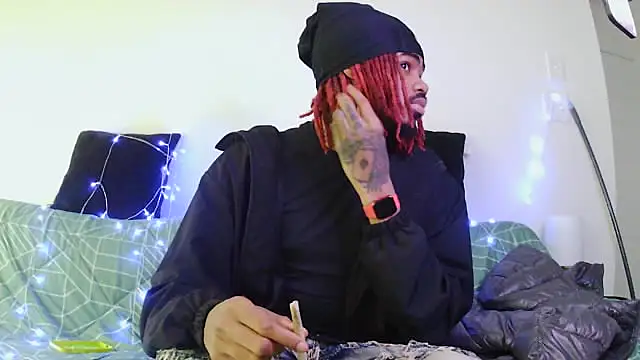 Snapshot of risktakinndolo chatting on 11-22-25, 06:40 risktakinndolo online show from 11-22-25, 06:40