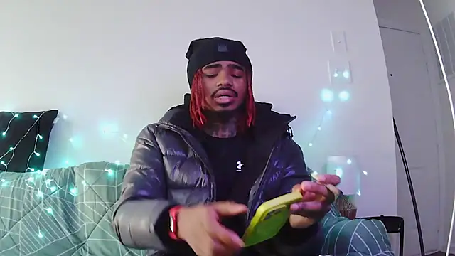 Snapshot of risktakinndolo chatting on 11-24-25, 07:46 risktakinndolo online show from 11-24-25, 07:46