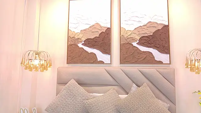 kendalFox  online show from 10-31-25, 01:45