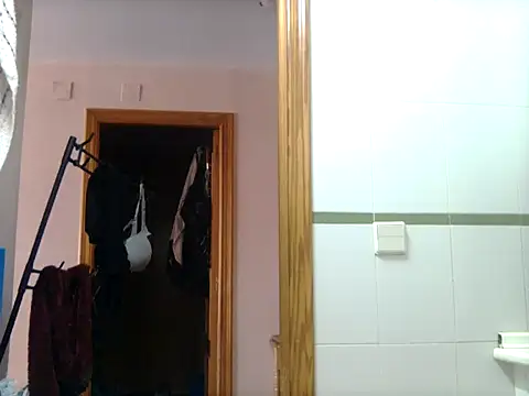 Snapshot of BarbiieeMiauh chatting on 09-17-25, 11:01 BarbiieeMiauh online show from 09-17-25, 11:01