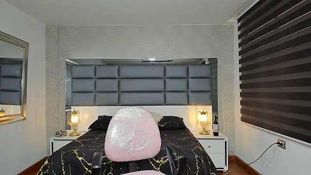 Snapshot of Lucia_jane chatting on 11-26-25, 07:48 Lucia jane online show from 11-26-25, 07:48