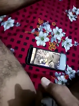 Snapshot of riyaroy087 chatting on 10-17-25, 08:11 riyaroy087 online show from 10-17-25, 08:11