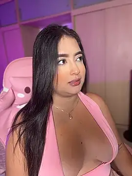 Snapshot of Emiily_Moore1 chatting on 06-10-26, 12:55 Emiily Moore1 online show from 06-10-26, 12:55