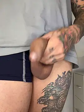 Snapshot of thekingcrazy chatting on 10-23-25, 08:18 thekingcrazy online show from 10-23-25, 08:18