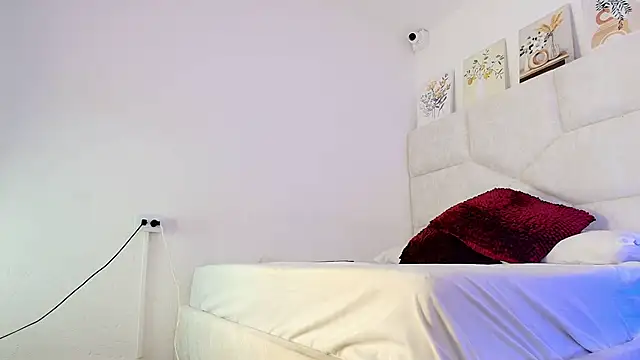 elizawiliamst online show from 04-21-26, 06:01