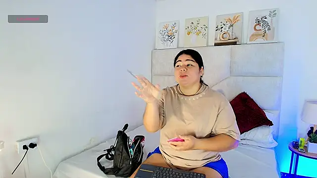 elizawiliamst online show from 06-12-26, 12:15