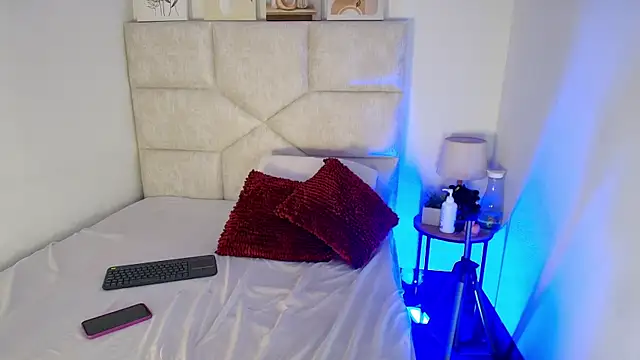 elizawiliamst online show from 07-28-26, 12:48