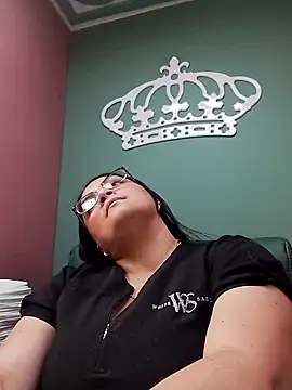 Snapshot of tiffany_Johnson1 chatting on 11-15-25, 06:48 tiffany Johnson1 online show from 11-15-25, 06:48