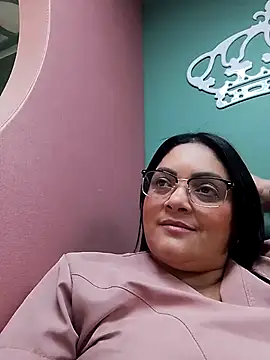 Snapshot of tiffany_Johnson1 chatting on 11-19-25, 03:56 tiffany Johnson1 online show from 11-19-25, 03:56