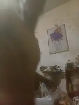 Bebicho14 online show from 12-19-25, 01:34