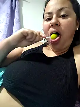 Snapshot of camila-titis chatting on 05-12-26, 03:58 camila-titis online show from 05-12-26, 03:58