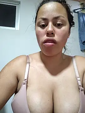 Snapshot of camila-titis chatting on 07-25-26, 02:20 camila-titis online show from 07-25-26, 02:20