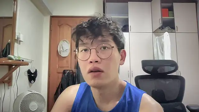 Passionatetwink2 online show from 10-06-25, 09:29