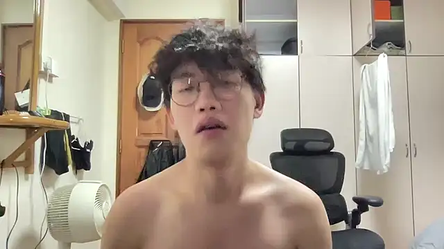 Passionatetwink2 online show from 11-05-25, 09:42