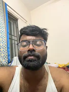 Snapshot of DJLOVE280825 chatting on 10-08-25, 10:51 DJLOVE280825 online show from 10-08-25, 10:51