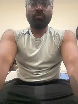 Snapshot of DJLOVE280825 chatting on 02-16-26, 06:31 DJLOVE280825 online show from 02-16-26, 06:31