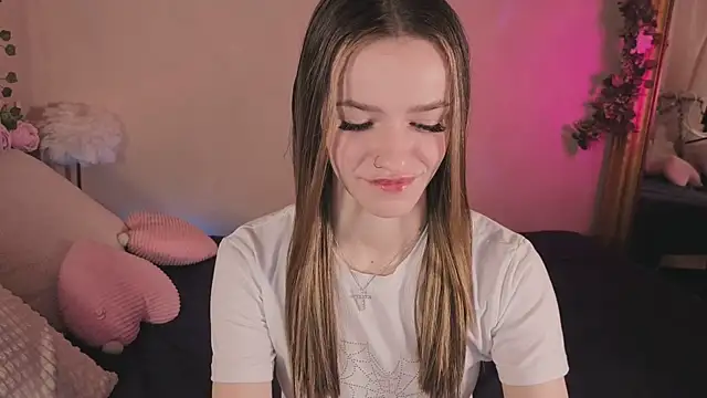 E l i z e  online show from 04-29-26, 05:22