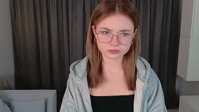 Snapshot of Susan_Gardner chatting on 09-29-25, 01:38 Susan Gardner online show from 09-29-25, 01:38