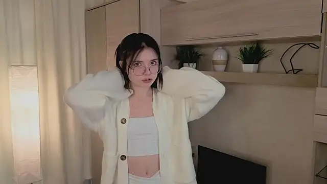 Snapshot of Susan_Gardner chatting on 11-19-25, 06:13 Susan Gardner online show from 11-19-25, 06:13