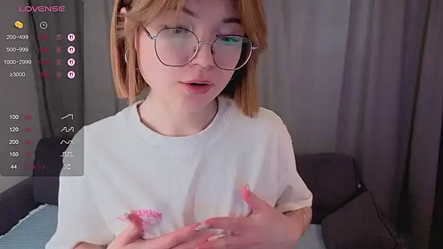 Snapshot of Susan_Gardner chatting on 03-05-26, 07:37 Susan Gardner online show from 03-05-26, 07:37