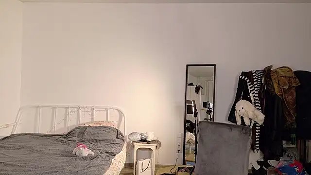 KikiMoor online show from 04-23-26, 12:29