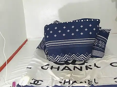 angelcum000 online show from 11-30-25, 11:58