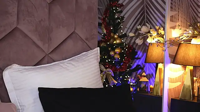 EvaRhea online show from 12-19-25, 04:41