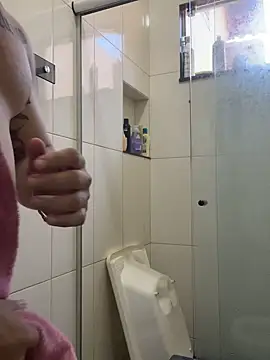 Pikadocee online show from 10-28-25, 03:14