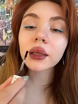 LunaMillie online show from 04-12-26, 02:00