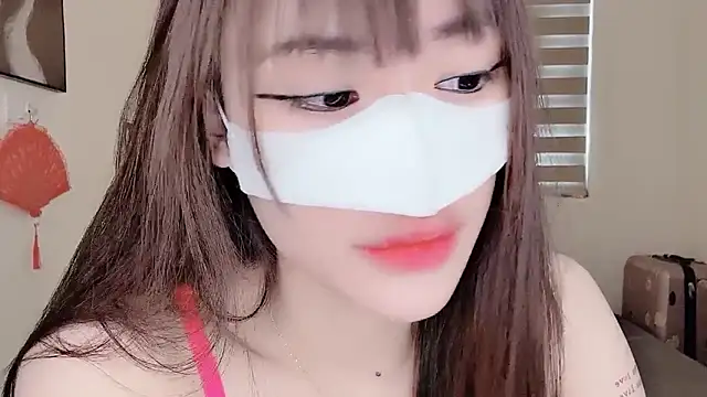 Snapshot of MaiLiiil chatting on 09-12-25, 04:12 MaiLiiil online show from 09-12-25, 04:12