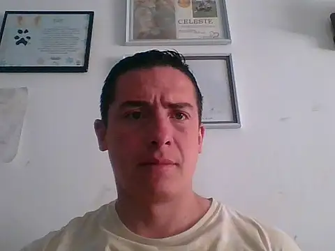 Snapshot of mickseb89 chatting on 09-17-25, 02:52 mickseb89 online show from 09-17-25, 02:52