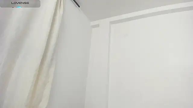 Snapshot of Ebony_danik chatting on 10-28-25, 01:09 Ebony danik online show from 10-28-25, 01:09